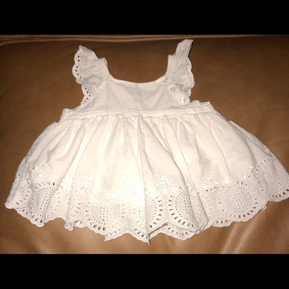 Baby gap girls eyelet lace white top 6-12 months